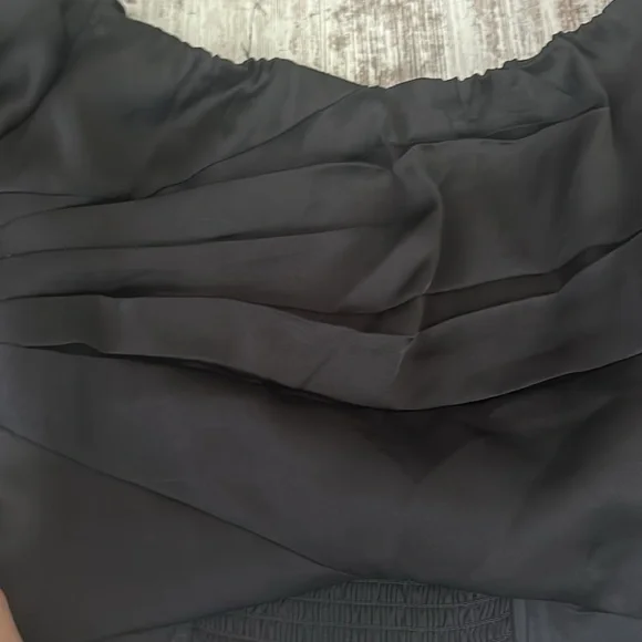 NWOT Express Black Balloon Sleeve Top - Picture 4 of 6